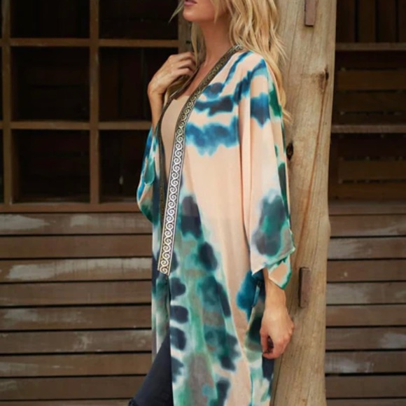 SUKI SO CURVE ENHANCING GODDESS KIMONO - Picture 3 of 4